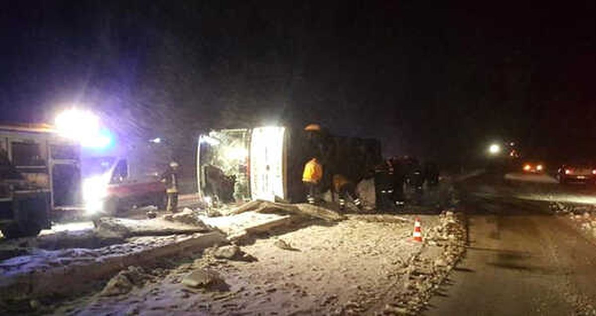 3 İlde Yolcu Otobüsleri Kaza Yaptı: 3 Ölü, 72 Yaralı