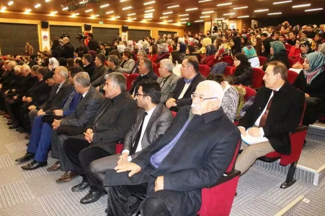 Van'da 'Çocuk İşçiliği ile Mücadele' Konferansı Van'da 'Çocuk İşçiliği ile Mücadele' Konferansı