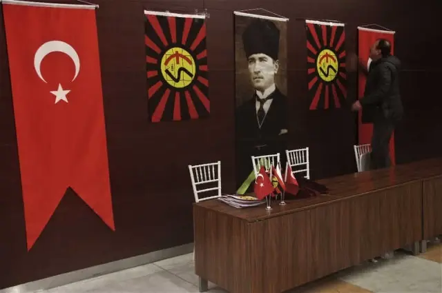 798 Delegeden Sadece 37'si Katıldı 798 Delegeden Sadece 37'si Katıldı