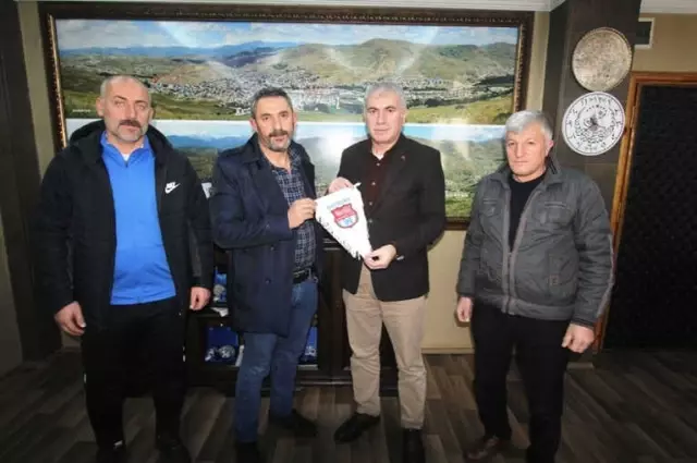 Çatıksuspor'dan Başkan Memiş'e Ziyaret Çatıksuspor'dan Başkan Memiş'e Ziyaret