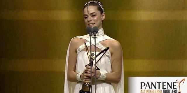 Özge Özpirinçci Kimdir?