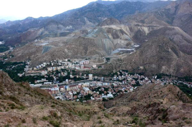 Yapımı Devam Eden Yusufeli Barajı Nedeniyle Sular Altında Kalacak Olan Yusufeli İlçesi 7. Kez Taşınacak