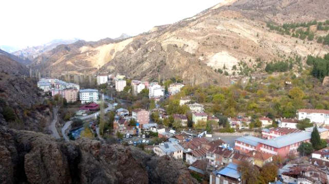 Yapımı Devam Eden Yusufeli Barajı Nedeniyle Sular Altında Kalacak Olan Yusufeli İlçesi 7. Kez Taşınacak