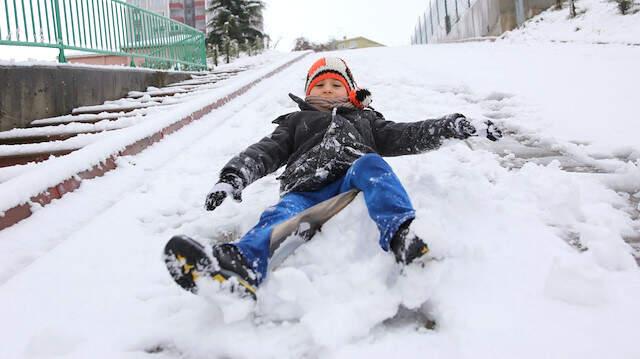 Yoğun Kar Yağışı Nedeniyle 9 İlde Eğitime Ara Verildi! İşte O İller