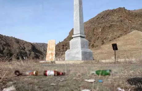 Allahuekber Şehitleri İçin Yapılan Anıtın Çevresindeki Kirliliğe Tepki Allahuekber Şehitleri İçin Yapılan Anıtın Çevresindeki Kirliliğe Tepki