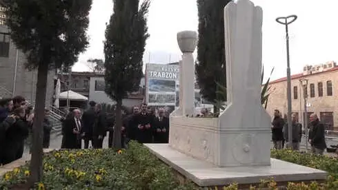 Bakan Kurum 'Sıfır Atık' Logolu Bez Çanta Dağıttı (2) Bakan Kurum 'Sıfır Atık' Logolu Bez Çanta Dağıttı (2)
