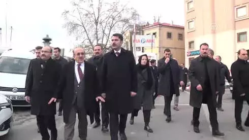 Bakan Kurum 'Sıfır Atık' Logolu Bez Çanta Dağıttı (2) Bakan Kurum 'Sıfır Atık' Logolu Bez Çanta Dağıttı (2)