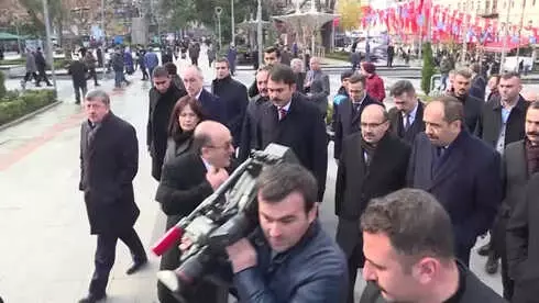 Bakan Kurum, Trabzon'da 'Sıfır Atık' Logolu Bez Çanta Dağıttı Bakan Kurum, Trabzon'da 'Sıfır Atık' Logolu Bez Çanta Dağıttı