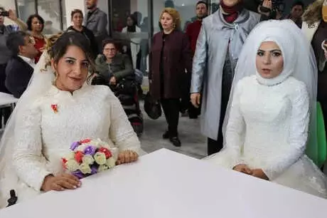 Engelli Çiftler İlk Kez Gelinlik ve Damatlık Giydi