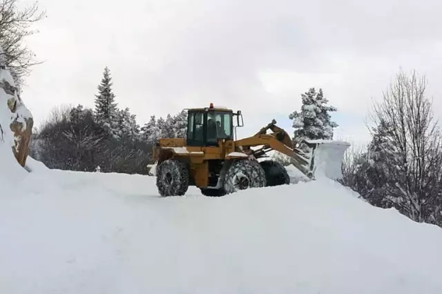Gümüşhane'de Köy Yollarının Yüzde 91'i Ulaşıma Açıldı Gümüşhane'de Köy Yollarının Yüzde 91'i Ulaşıma Açıldı