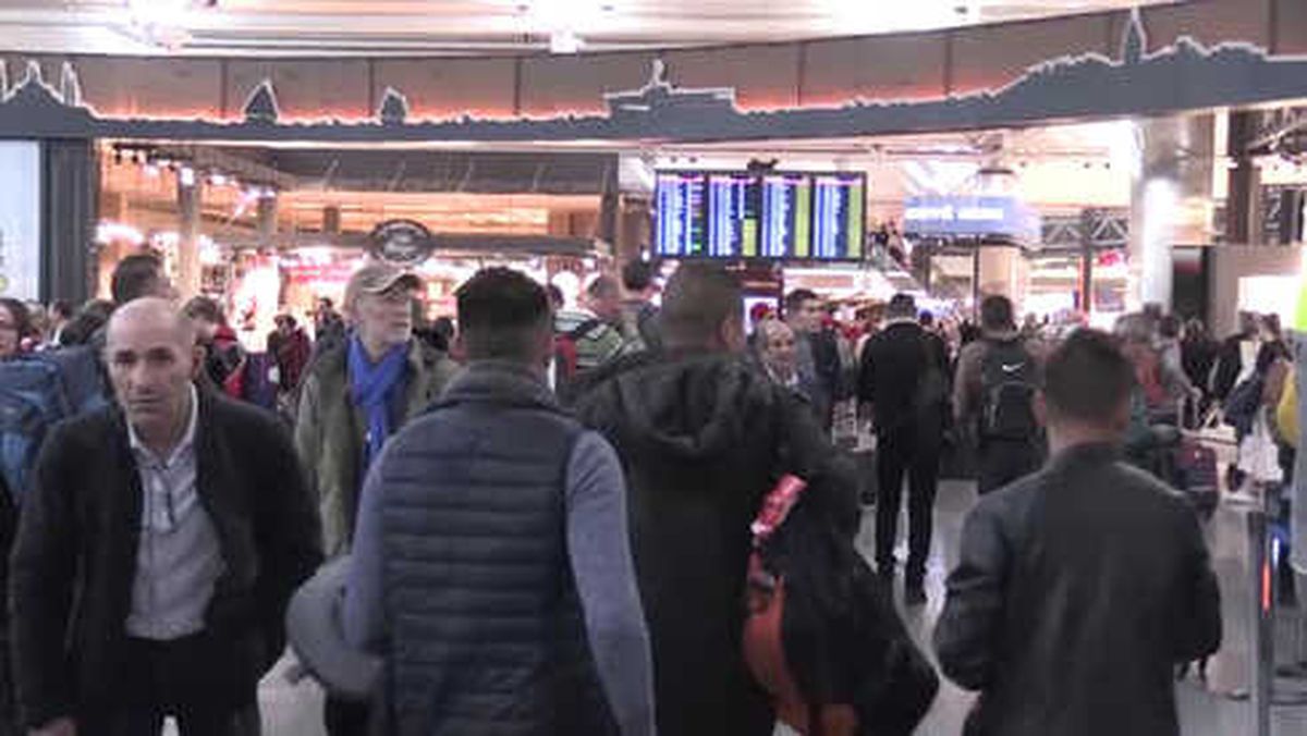 Atatürk Havalimanı'nda Yolcu Yoğunluğu