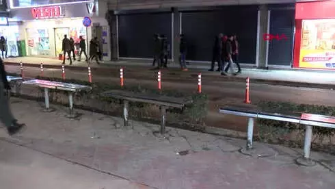 Kocaeli Gençlik Hayalini Sokakta Şarkı Söyleyerek Gerçekleştirdi Kocaeli Gençlik Hayalini Sokakta Şarkı Söyleyerek Gerçekleştirdi