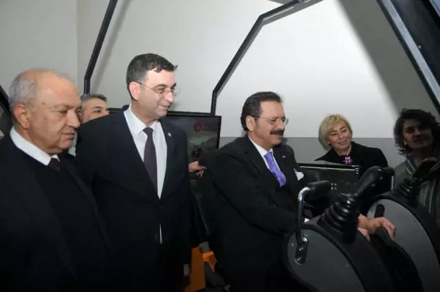 TOBB Başkanı, Gso Mesleki Eğitim Merkezini Ziyaret TOBB Başkanı, Gso Mesleki Eğitim Merkezini Ziyaret