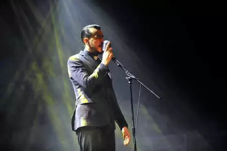 Cem Adrian'dan Bursa'da Duygu Dolu Gece