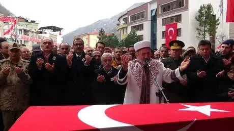 Çığda Şehit Olan Uzman Çavuş Dinç, Giresun'da Toprağa Verildi