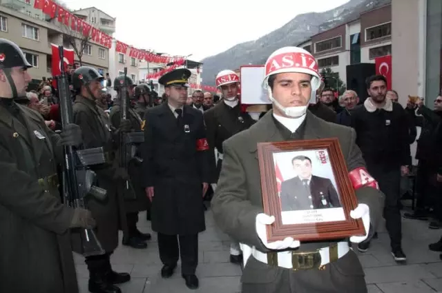 Giresun Şehidini Uğurladı