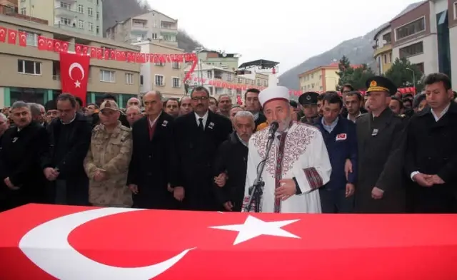 Giresun Şehidini Uğurladı