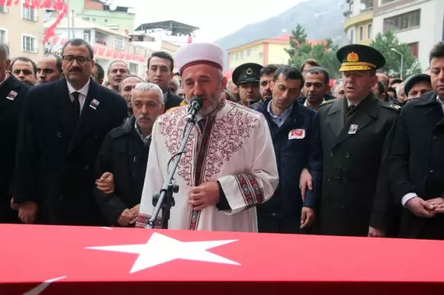 Giresun Şehidini Uğurladı