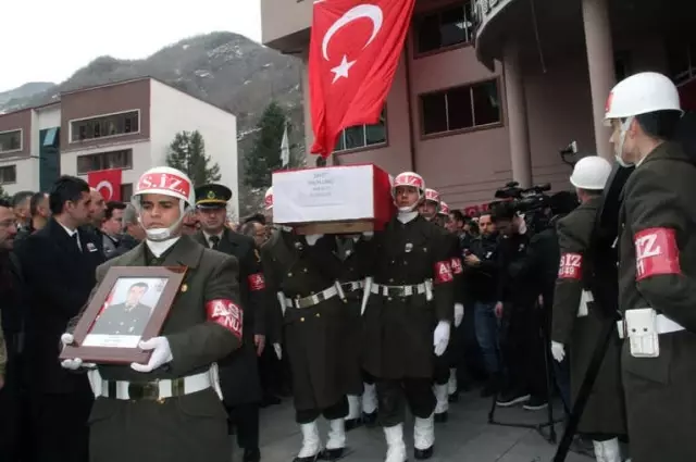 Giresun Şehidini Uğurladı