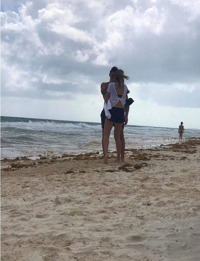 Şeyma Subaşı, Aşk Yaşadığı DJ İle Aynı Fotoğrafı Paylaştı