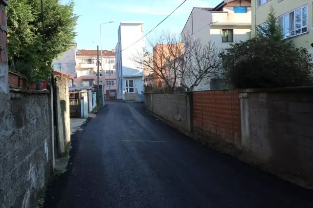 Adapazarı'nda Yol Yenileme Çalışmaları Adapazarı'nda Yol Yenileme Çalışmaları