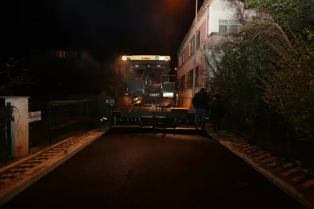 Adapazarı'nda Yol Yenileme Çalışmaları Adapazarı'nda Yol Yenileme Çalışmaları