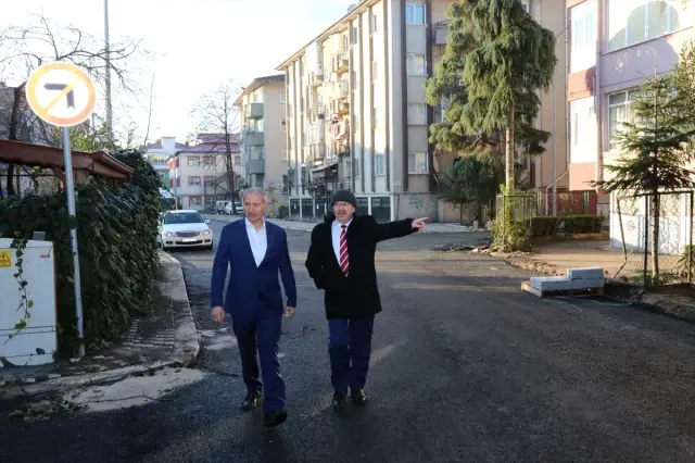 Adapazarı'nda Yol Yenileme Çalışmaları Adapazarı'nda Yol Yenileme Çalışmaları