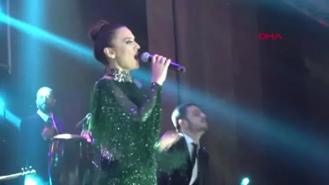 Antalya Demet Akalın'ı, Okan Kurt ve Hira da Dinledi Antalya Demet Akalın'ı, Okan Kurt ve Hira da Dinledi