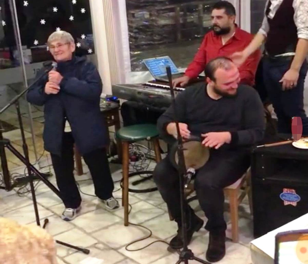 Canan Karatay 2019'a Şarkı Söyleyerek Girdi