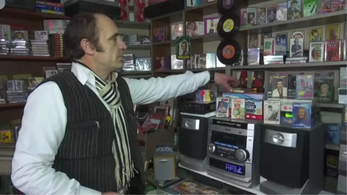 Çeyrek Asırdır Teknolojiye Direnen Kasetçi (2)