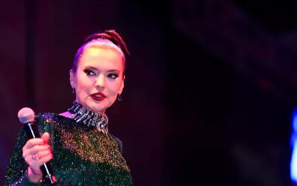 Demet Akalın'ı, Okan Kurt ve Hira da Dinledi