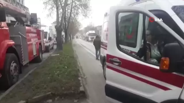 Kocaeli'de Çıkan Ev Yangınında Dumandan Etkilenen 6 Kişi Hastanelik Oldu Kocaeli'de Çıkan Ev Yangınında Dumandan Etkilenen 6 Kişi Hastanelik Oldu
