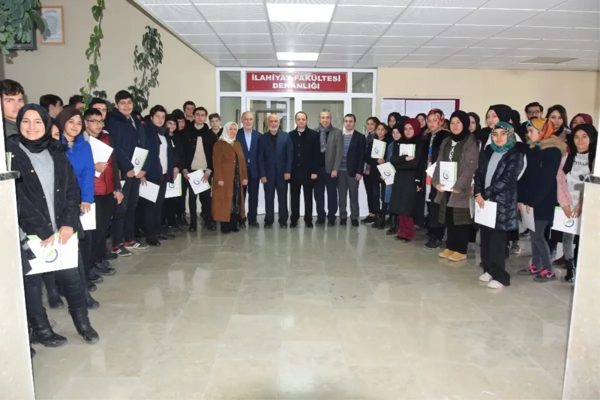 Lise Öğencileri Düzce Üniversitesi'ni Ziyaret Etti