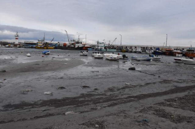 Marmara Ereğlisi'nde Korkutan Manzara! Deniz, 20 Metre Çekildi