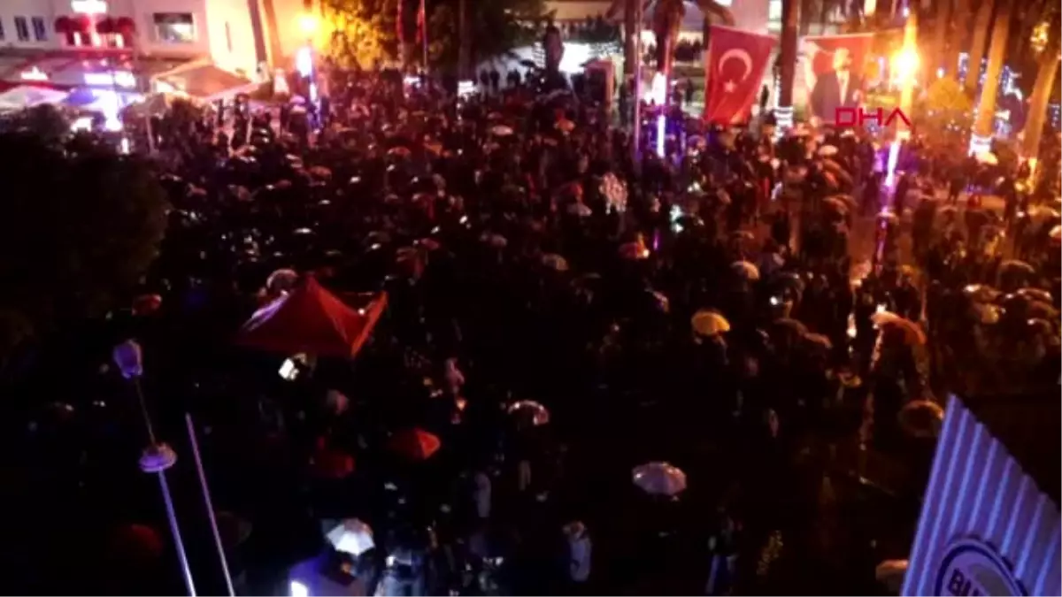 Muğla Bodrum Yeni Yıla Sırılsıklam Girdi