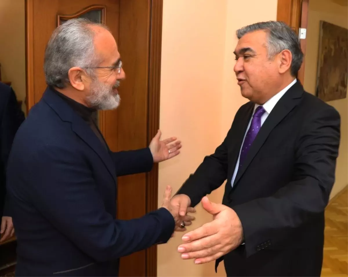 Özbekistan Cumhurbaşkanı Mirziyoyev'den Yalçın Topçu'ya Özel Hediye