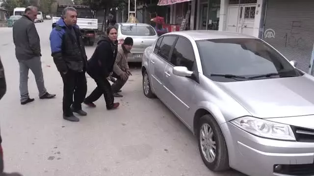 Park Halindeki 5 Aracın Lastikleri Kesildi
