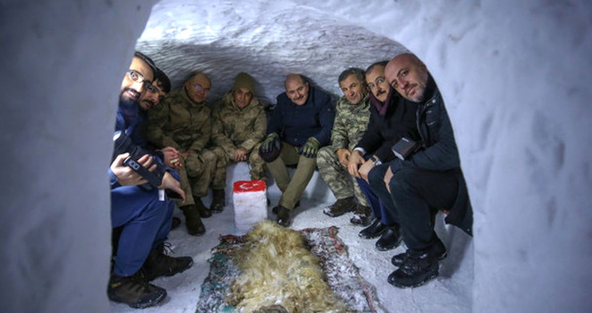 İçişleri Bakanı Soylu, Yeni Yıla Yüksekova'da Komandolarla Girdi