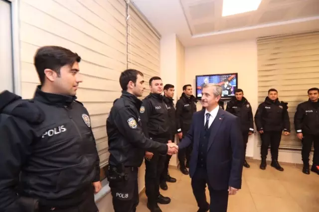 Tahmazoğlu, 7/24 Çalışanları Yeni Yıla Girerken Yalnız Bırakmadı Tahmazoğlu, 7/24 Çalışanları Yeni Yıla Girerken Yalnız Bırakmadı