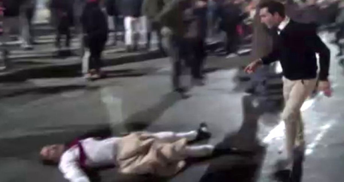Taksim'de Yeni Yılın İlk Dakikalarında Tekmeli Yumruklu Kavga