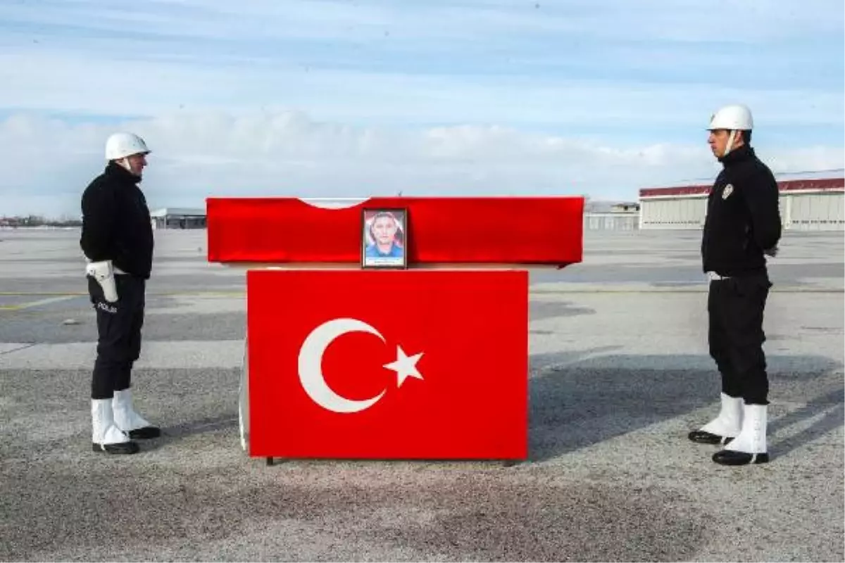 Van'da Göreve Giderken Kaza Yapan Polis Memuru Hayatını Kaybetti (2)