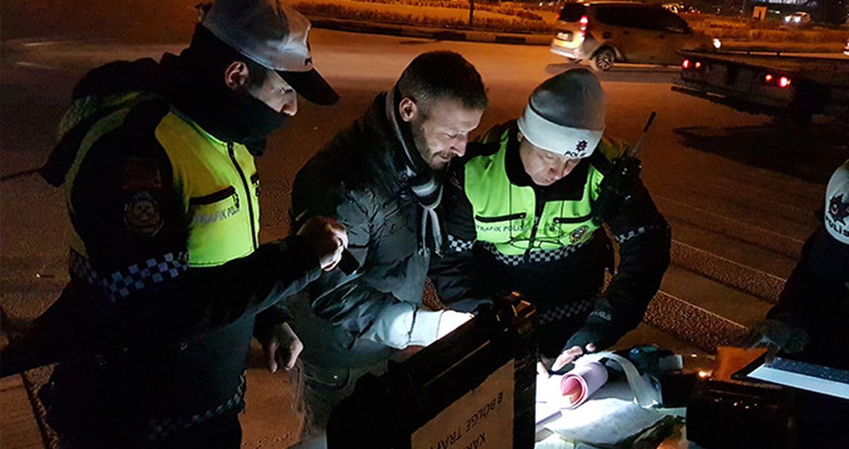 Yarım Saatte İki Kez Alkollü Yakalanan Sürücüye 6 Bin 560 TL Ceza Kesildi
