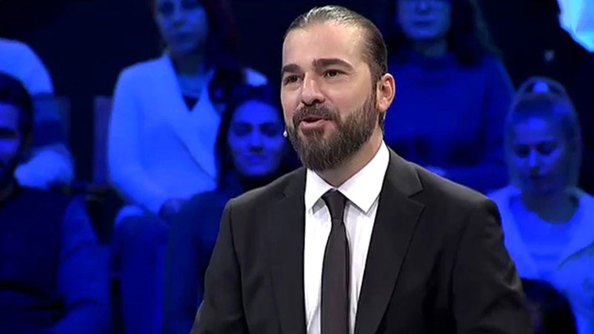 3'te 3 Tarih Programında Engin Altan Düzyatan, Soruyu Bilemeyen Yarışmacıya Yüklendi