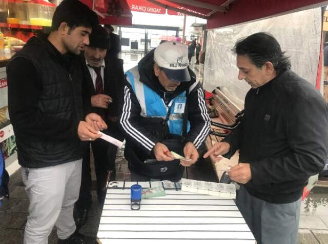 70 Milyonluk Bileti Satan Seyyar Satıcı: İnşallah Beni Unutmaz