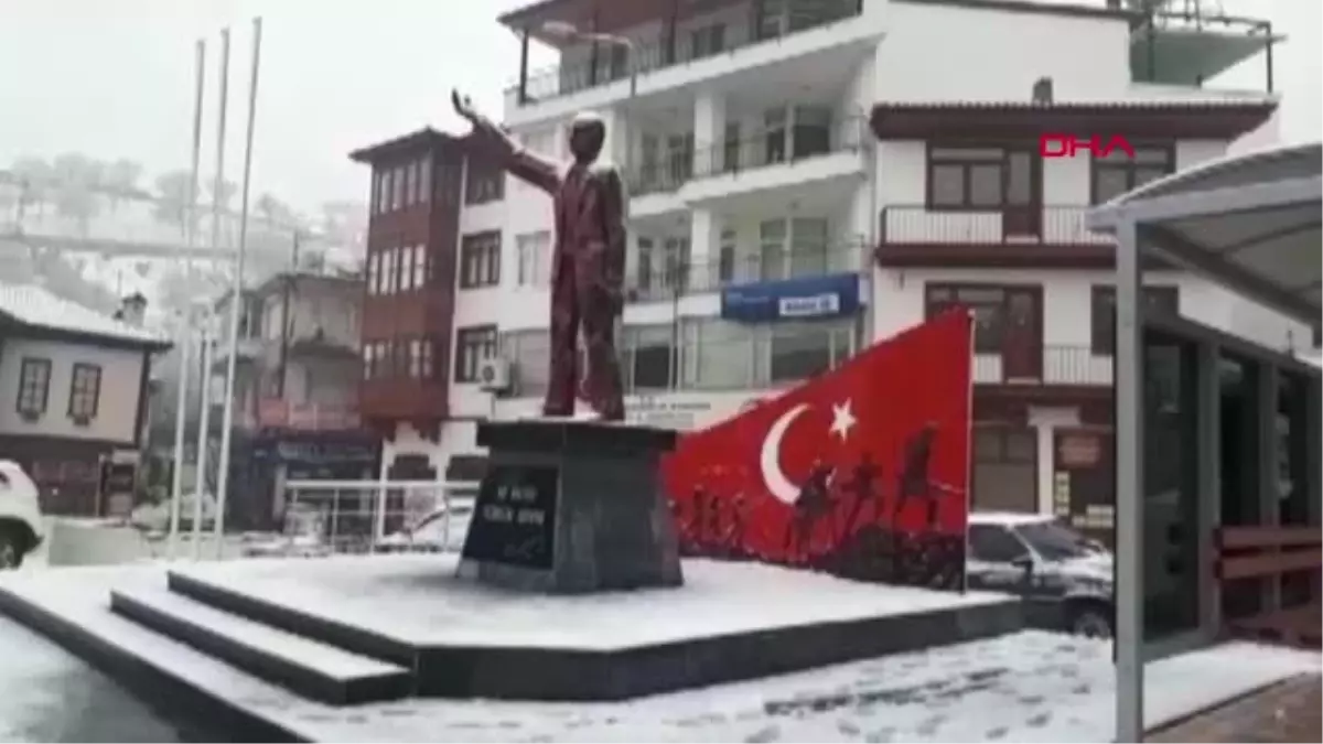 Antalya Elmalı'da Kar Yağışı Etkili Oldu