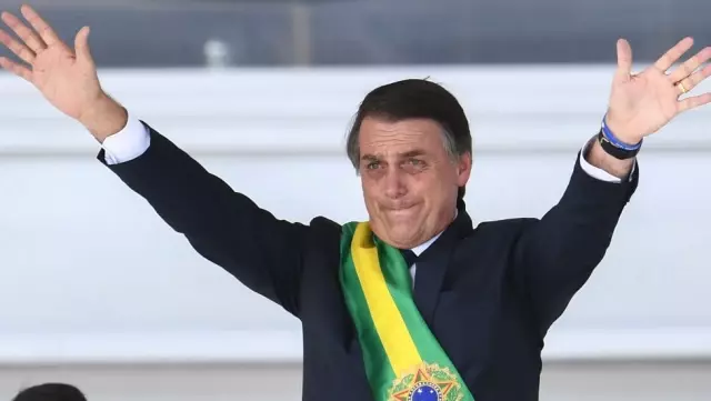 Brezilya'nın Aşırı Sağcı Yeni Lideri Bolsonaro Yemin Töreninde Konuştu: Sosyalizmden Kurtulacağız Brezilya'nın Aşırı Sağcı Yeni Lideri Bolsonaro Yemin Töreninde Konuştu: Sosyalizmden Kurtulacağız