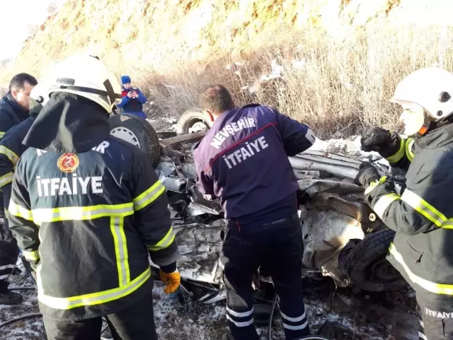 Nevşehir'de İki Otomobil Kafa Kafaya Çarpıştı: 2 Ölü, 2 Yaralı