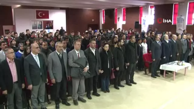 Tuşba'da 'Fikirler Konuşuyor' Münazara Yarışması Tuşba'da 'Fikirler Konuşuyor' Münazara Yarışması