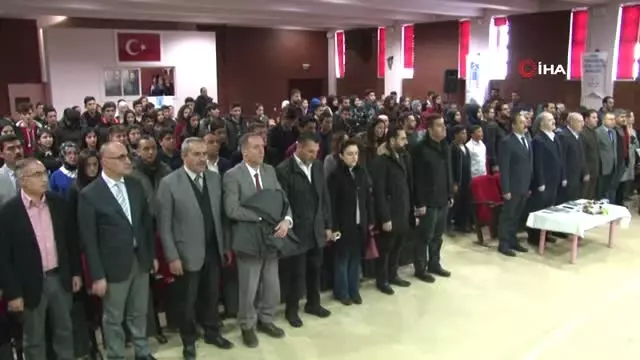 Tuşba'da 'Fikirler Konuşuyor' Münazara Yarışması Tuşba'da 'Fikirler Konuşuyor' Münazara Yarışması