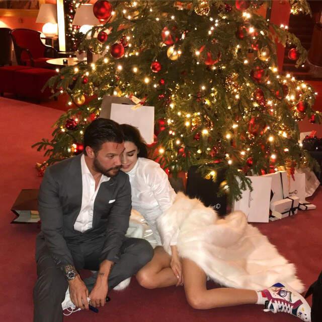 Yurt Dışında Evlenen Burcu Kıratlı ve Sinan Akçıl'ın Nikah Görüntüleri Ortaya Çıktı